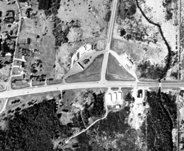 B & D Drive-In Theatre - Terraserver Of The Intersection (newer photo)